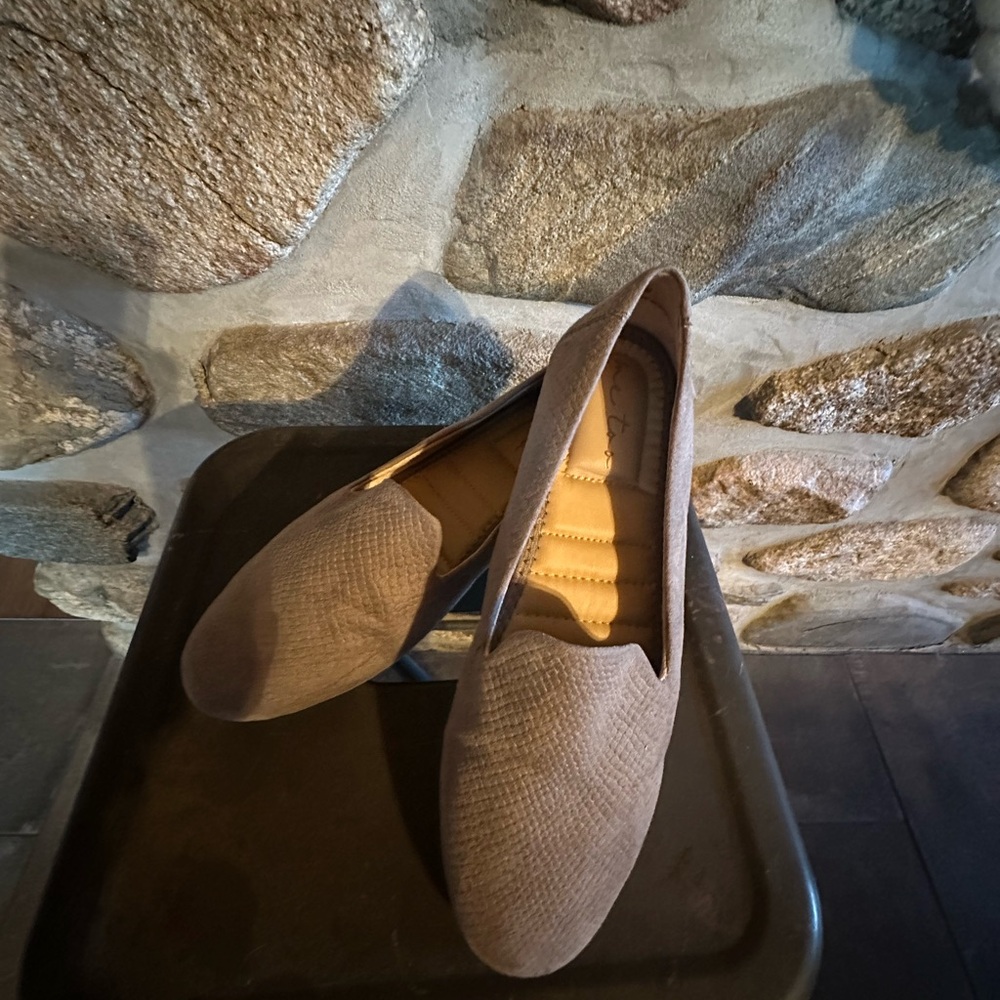 Oatmeal/Brown Women's Loafers 8.5